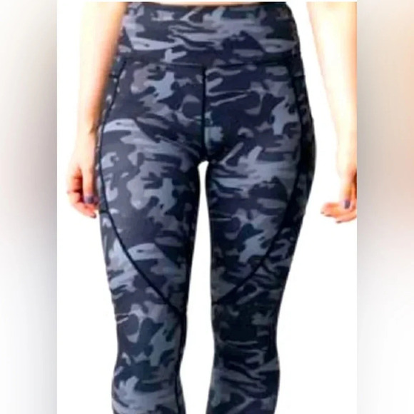 Zyia Active navy camo side Pockets Light N Tight 25” inseam Leggings - Picture 1 of 14